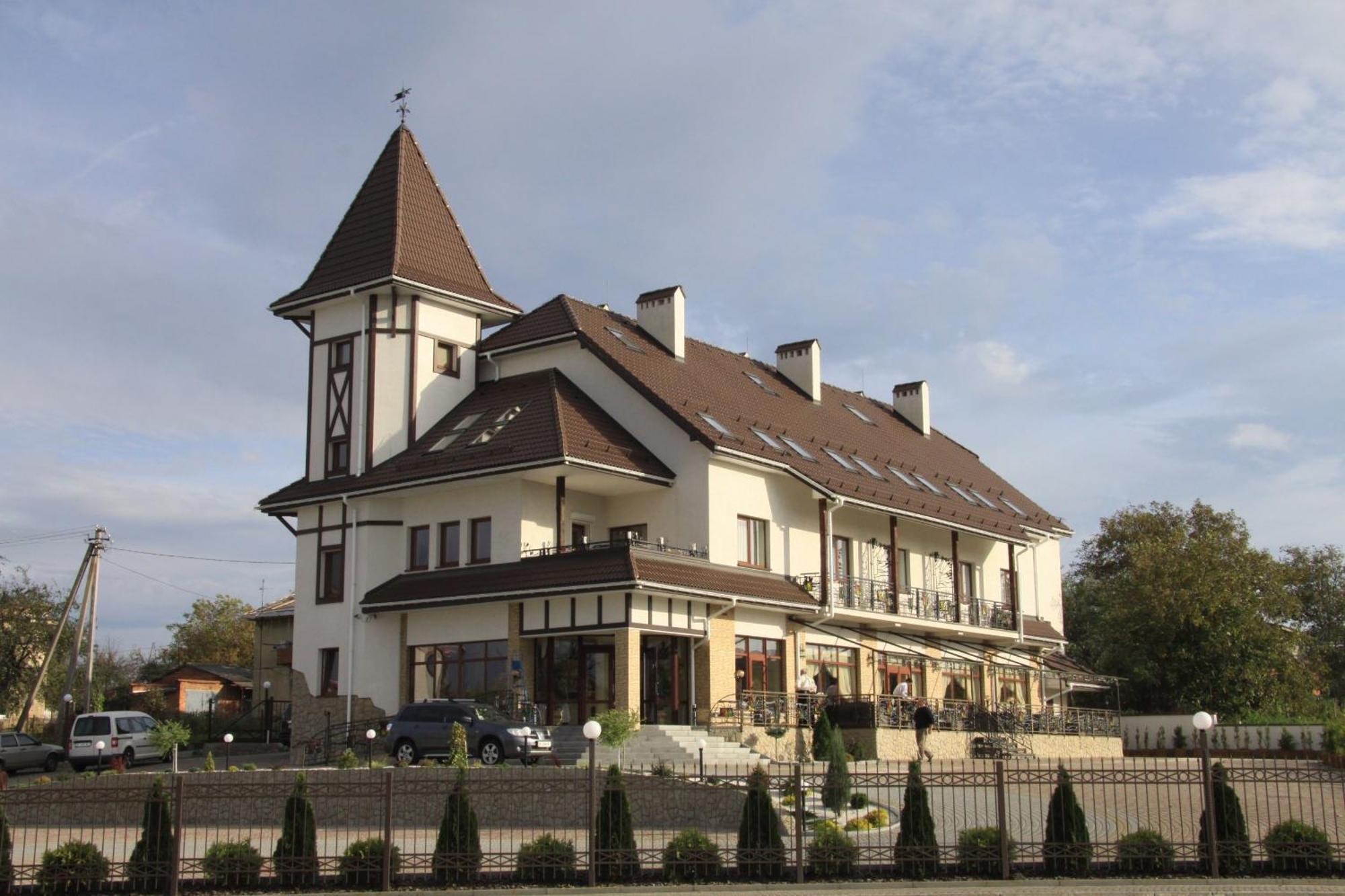 Status Hotel Malekhuv Εξωτερικό φωτογραφία