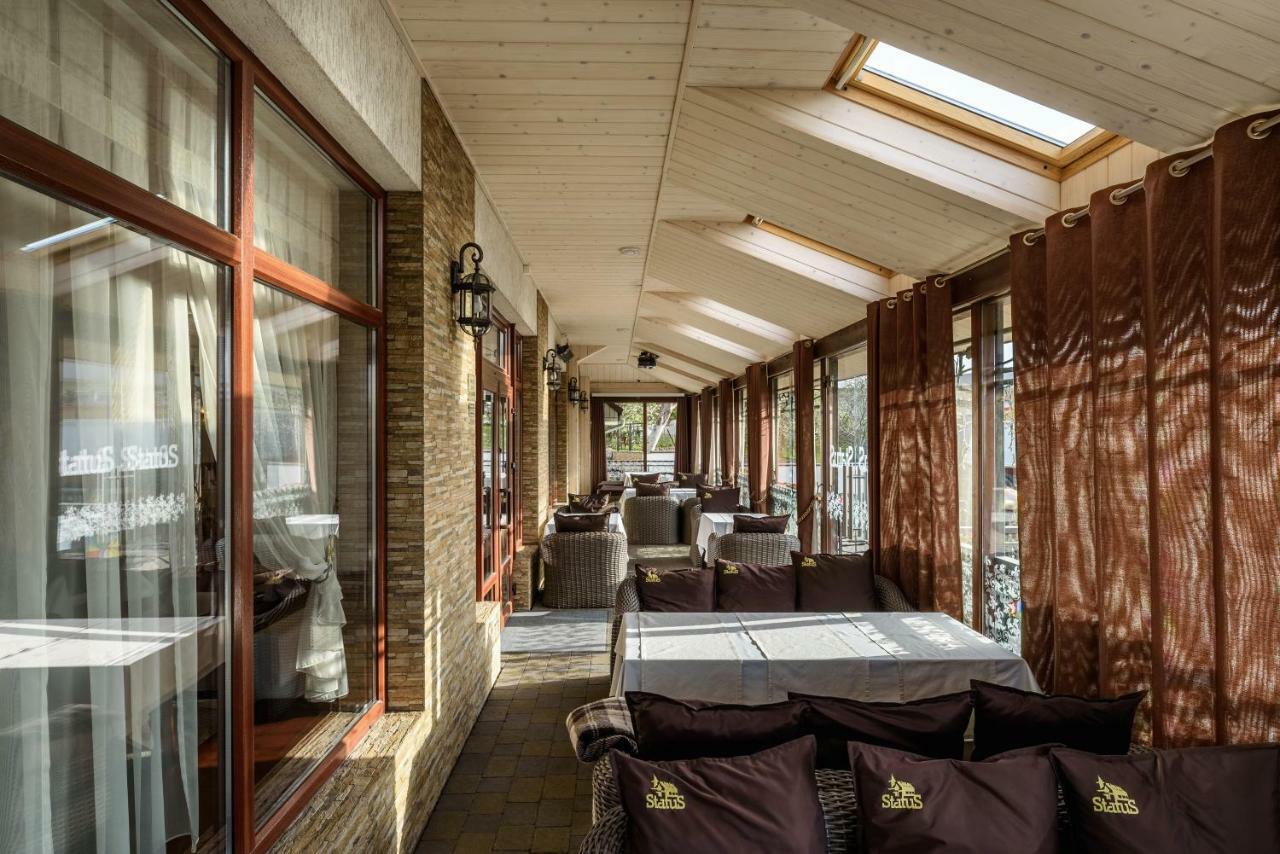 Status Hotel Malekhuv Εξωτερικό φωτογραφία